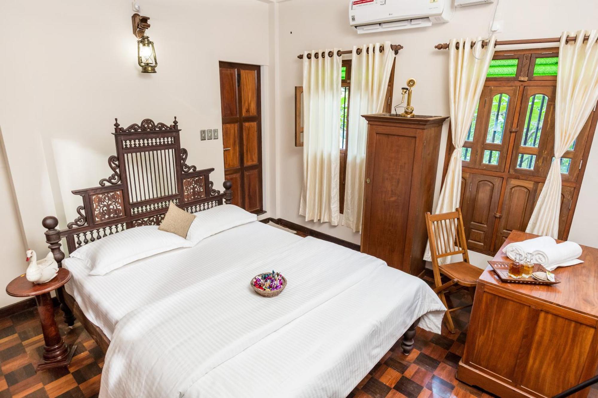 Kumarakom Wood Castle Serviced Appartments Ngoại thất bức ảnh